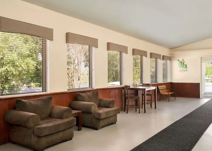 Travelodge By Wyndham Guernsey