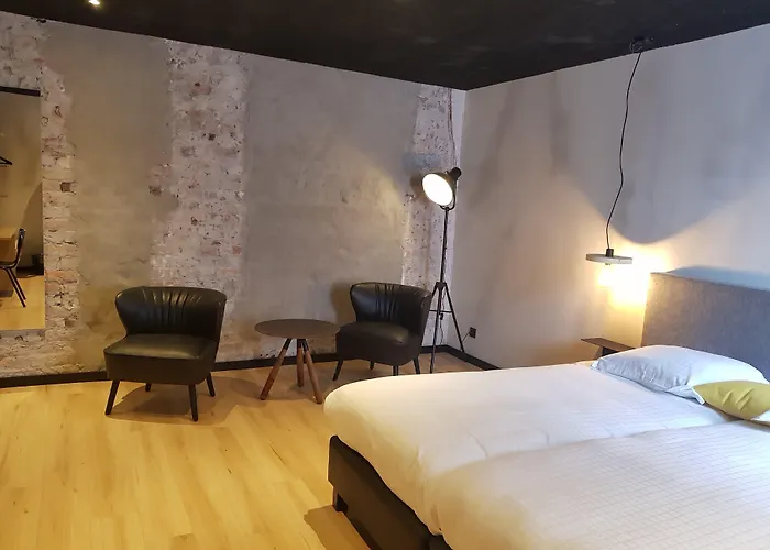 Upstairs Hotel