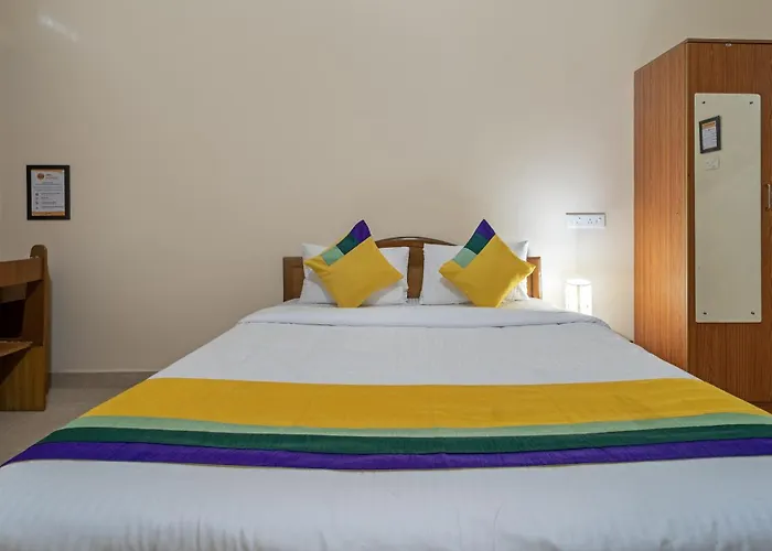 Itsy Hotels Everest Leela Residency