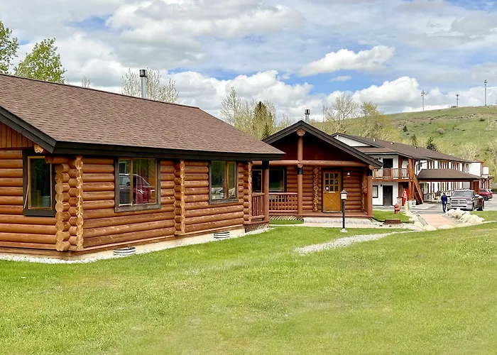 Beartooth Hideaway Inn & Cabins