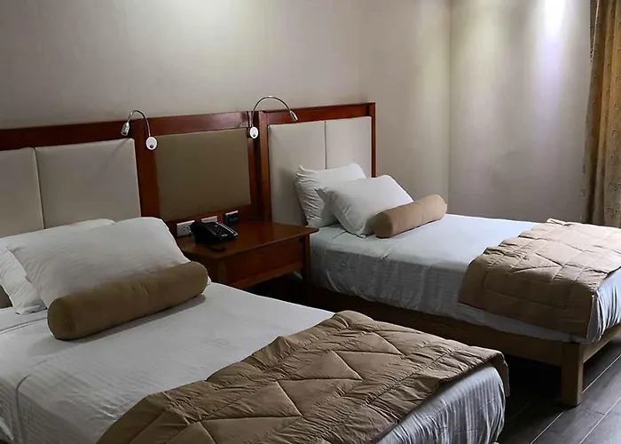 La Luna Inn