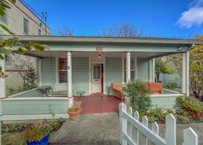 Carlisle Garden Suites Ashland