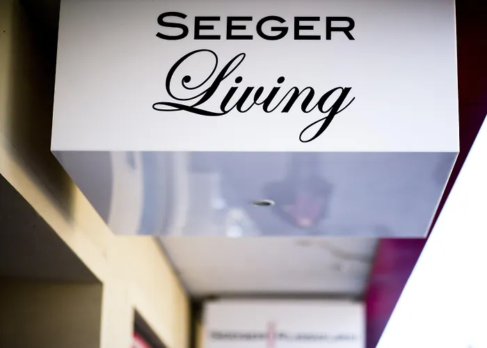 Seeger Living Classic East