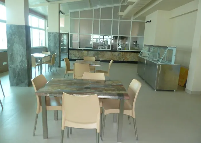Sreeparthi Hotel