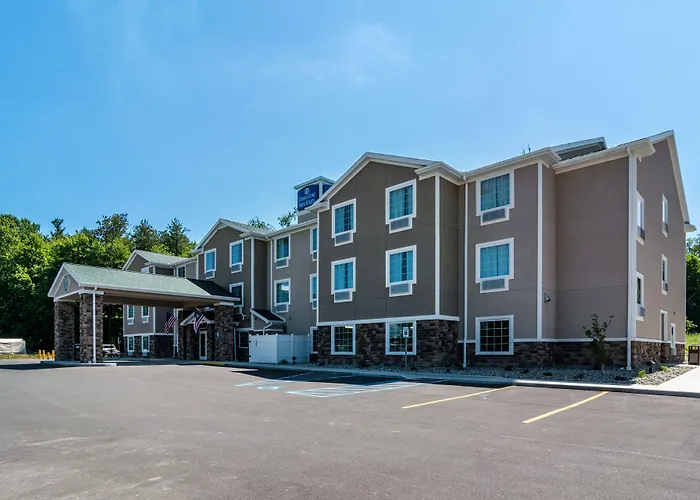 Cobblestone Hotel & Suites - Torrington
