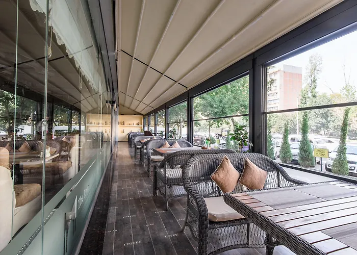 The Royal Mezbon Hotel & Spa