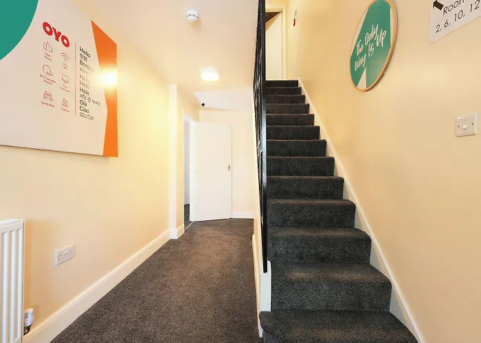 Oyo Honeycroft Lodge, Uxbridge