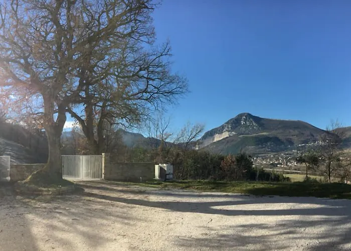 Amico Country House