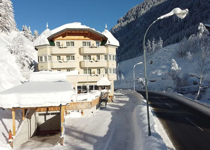 Hotel Höllroah