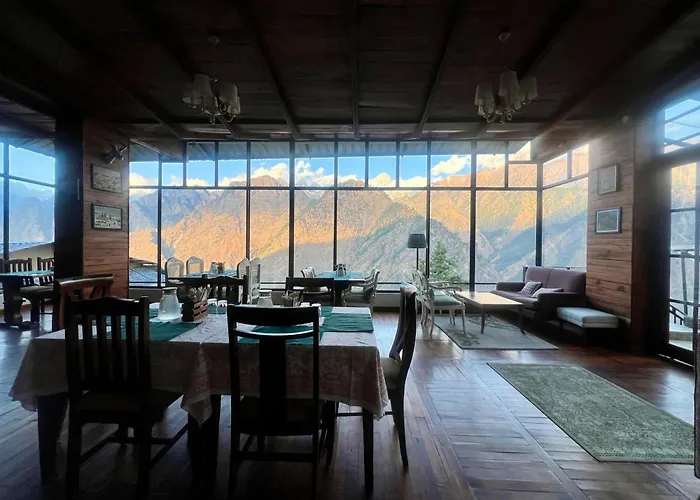 Faraway Cottages, Auli