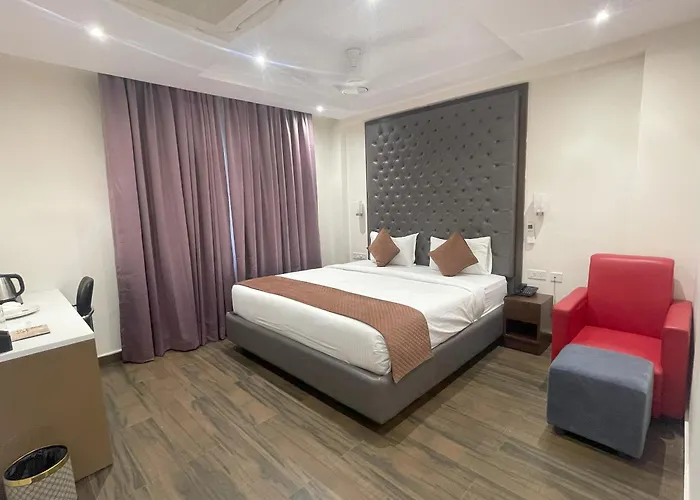 Hotel Silver Cle Hitech City Madhapur