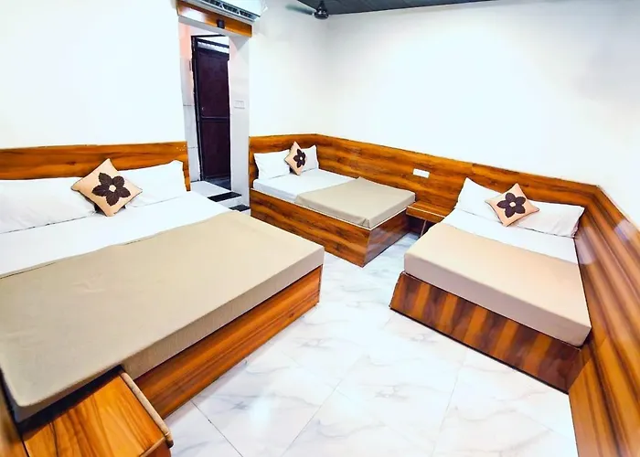 Hotel Om Palace Near Mahakal Mandir