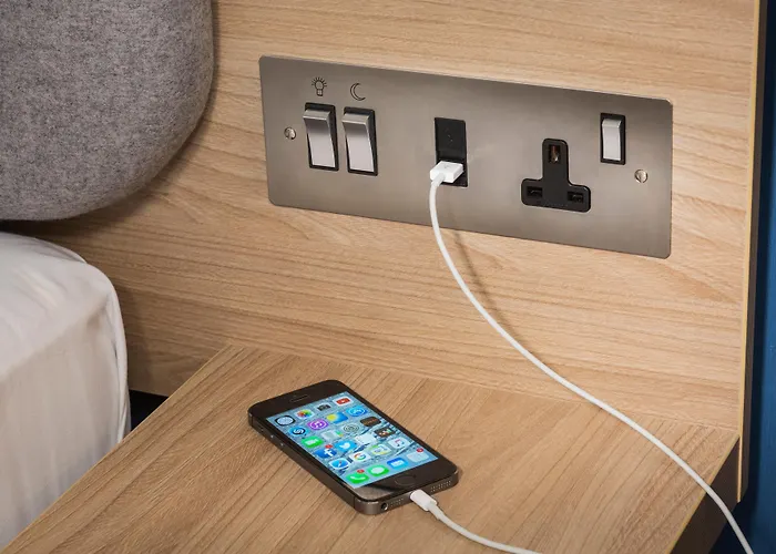 Holiday Inn Express - Fleet By Ihg
