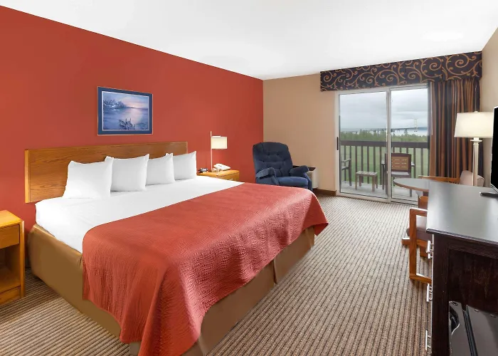Super 8 By Wyndham St. Ignace