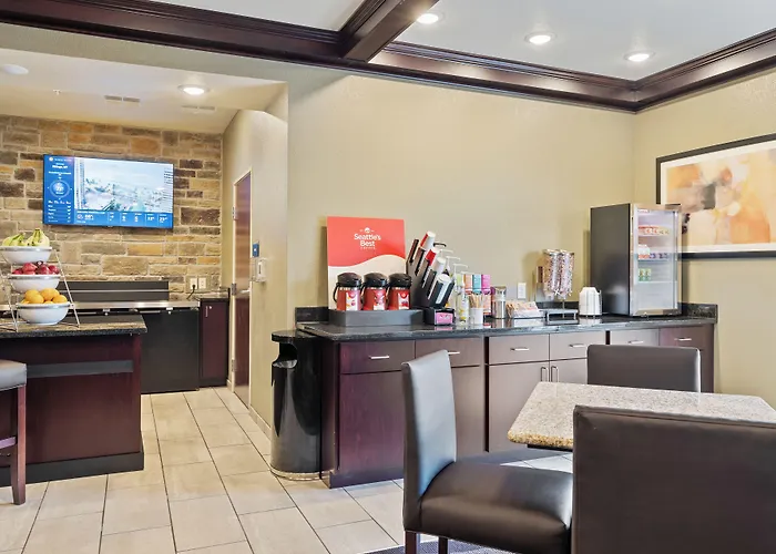 Cobblestone Hotel & Suites - Alpine