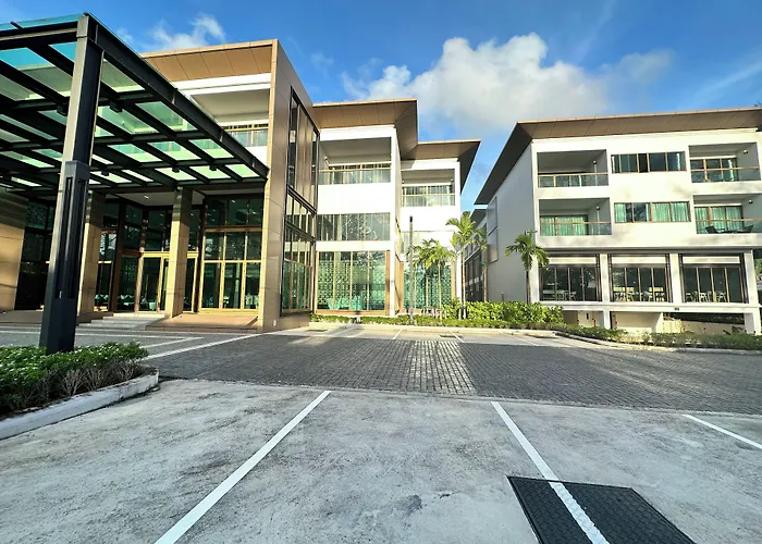 Bella Nara Phuket Naiyang Beach