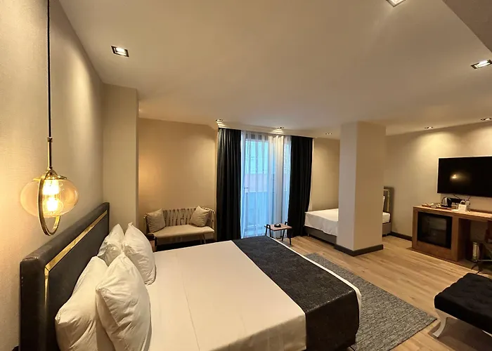Ayatoure Hotel