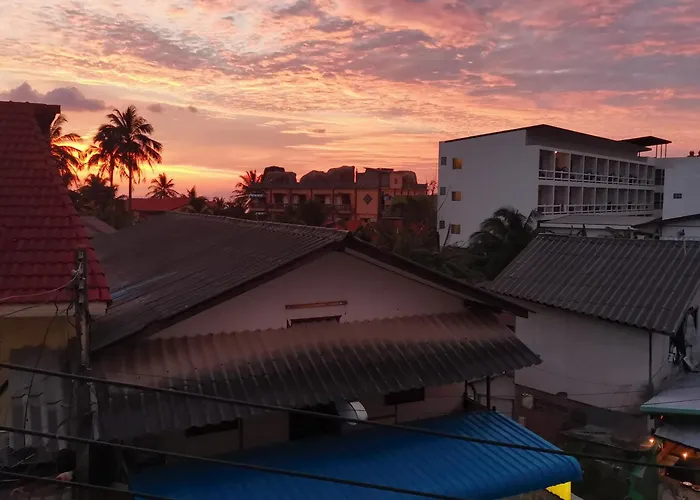Haadrin Village Fullmoon