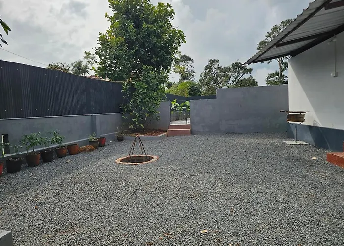Mount Wave Holiday Pool Villa