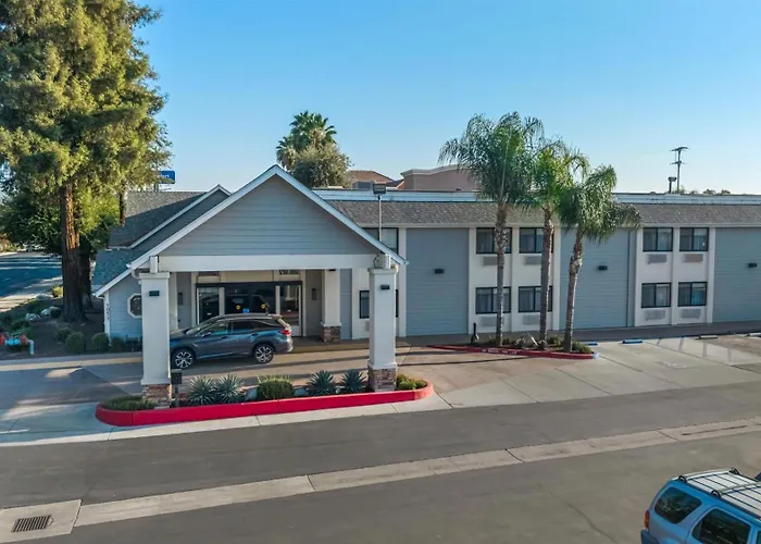 Best Western Town & Country Lodge