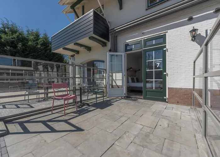 Strandhotel Dennenbos