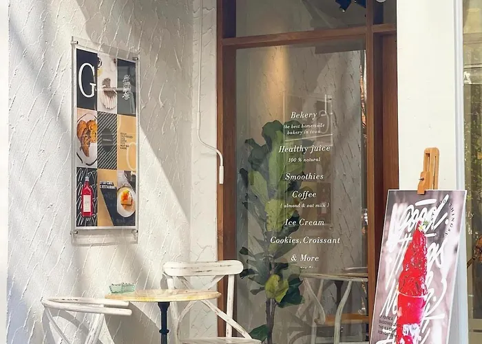 Goodthings Cafe & Hotel