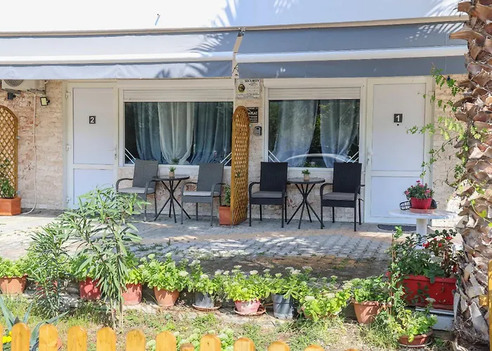 Billy'S Luxury Suites In Kriopigi