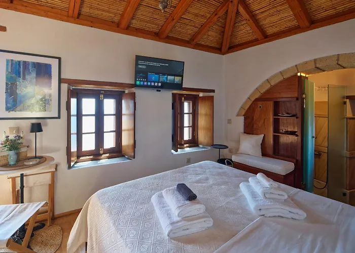 Monolithos Inn