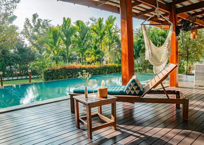 Farinda Resort & Pool Villa