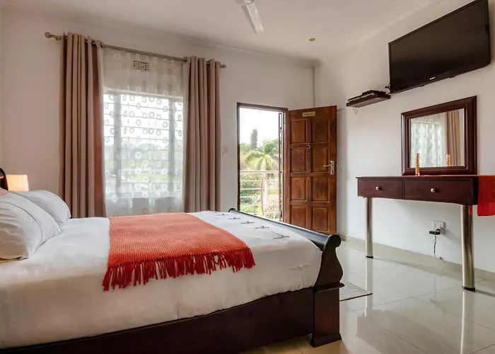 Bernevece Retreat Empangeni Air-Con Ensuite Rooms