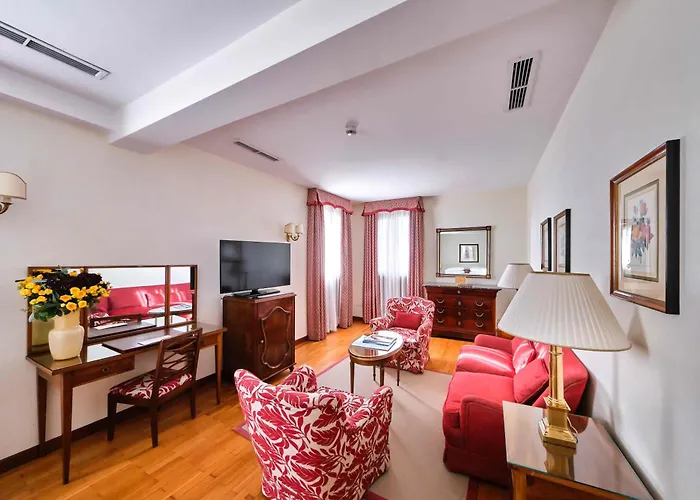 Hotel Villa Cipriani - Preferred Hotels & Resorts