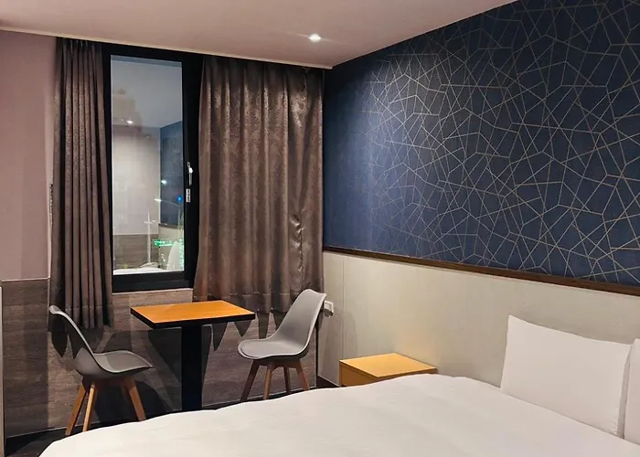 Centre Hotel