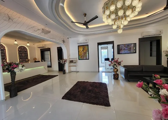 Jhansi Hotel
