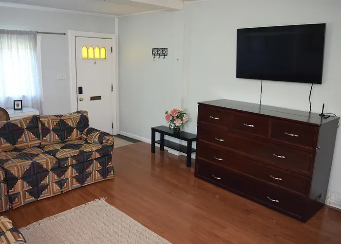 Point Breeze Guest House