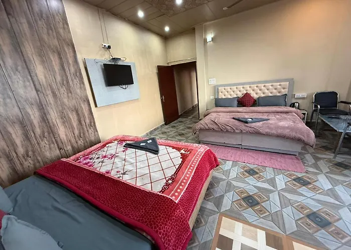 Hotel Sunrise Inn & Restaurant, Kanatal