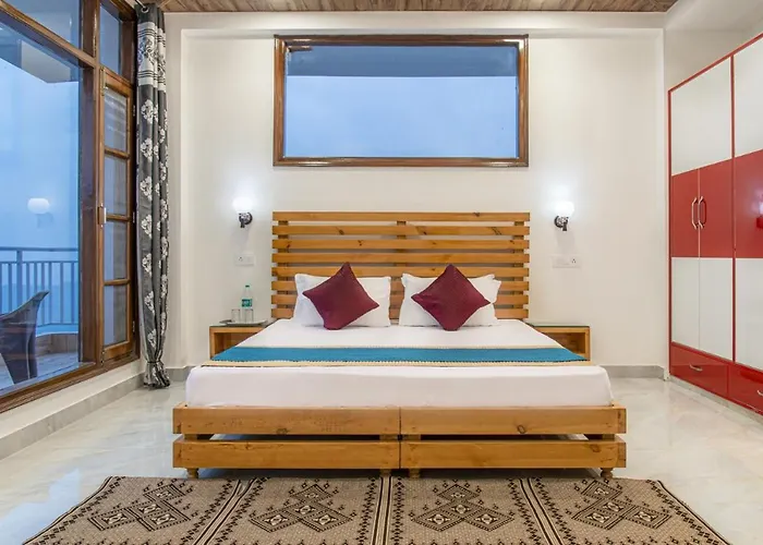 The Cloud Berry: Serviced Villa with Private Balcony and Bonfire in Kasauli