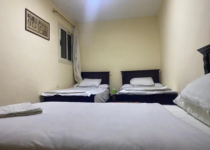 Pyramids Lounge Guest House