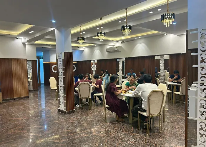 Hotel Future Inn And Banquet