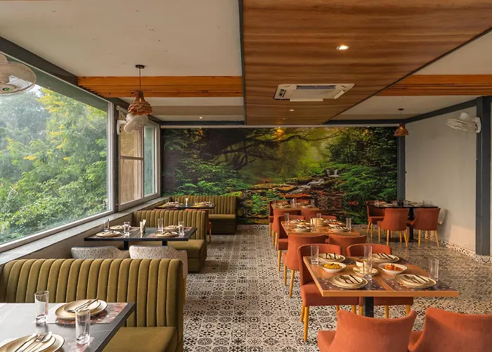 Perfectstayz Premium Pinaaki Rooftop Cafe With Ganges View