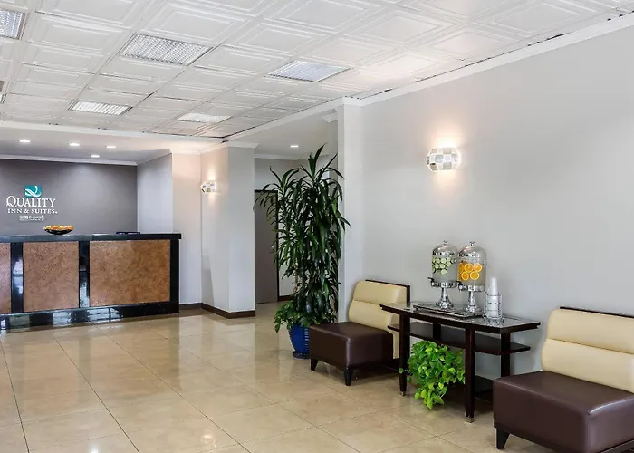 Quality Inn&Suites Los Angeles Airport - Stadium District