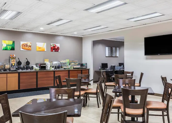 Quality Inn&Suites Los Angeles Airport - Stadium District