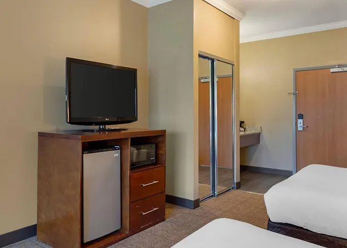 Comfort Inn & Suites Ocean Shores