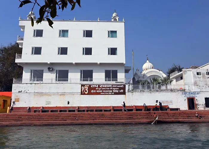 Jaswinder Bhawan - By The Ganges