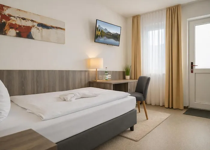 Sunny Hotel Regenstauf