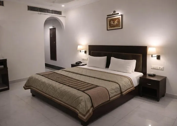 Hotel Diplomat Residency