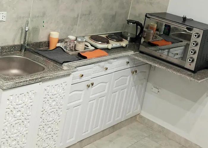 Hk2 Pyramids Guest House