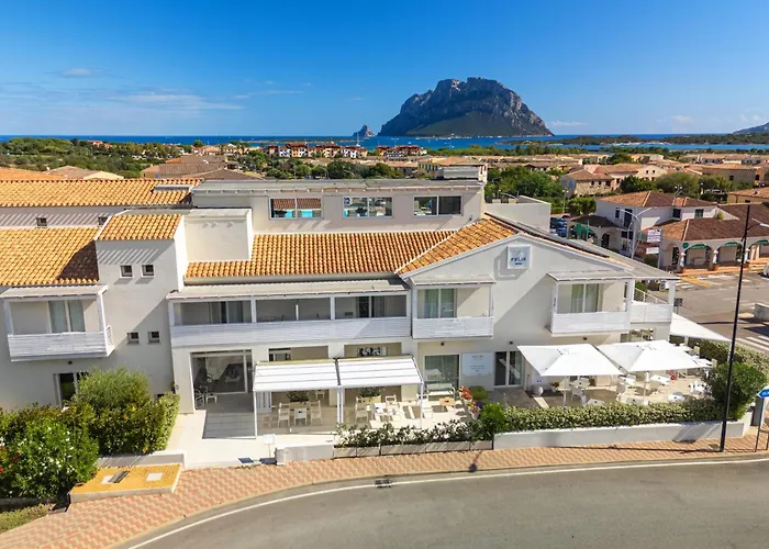 Isa - Hotel With Panoramic Swimming Pool In Porto San Paolo Just 850 Mt From The Sea