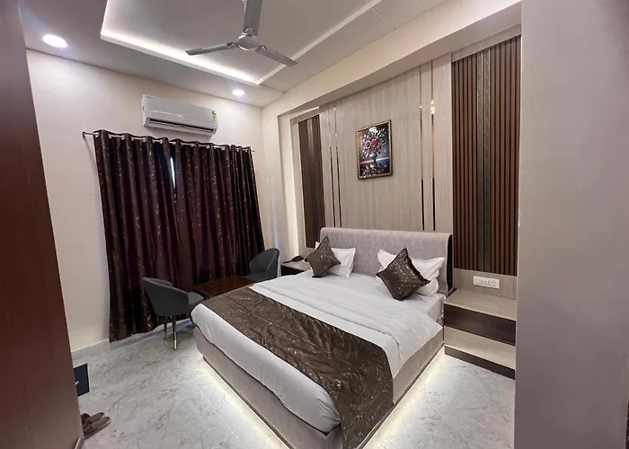 Hotel Highway Retreat