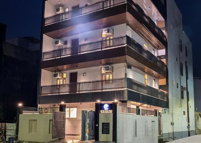 Hotel Park Tree I Sec-63A I Noida I Couple Friendly And Corporate Rooms Available