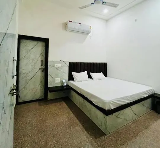 Sri Shyam Hotel And Restorent